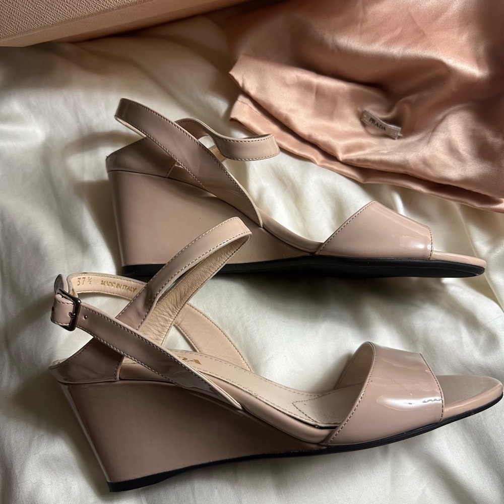 Prada vintage patent wedges 37.5 - Picture 4 of 8